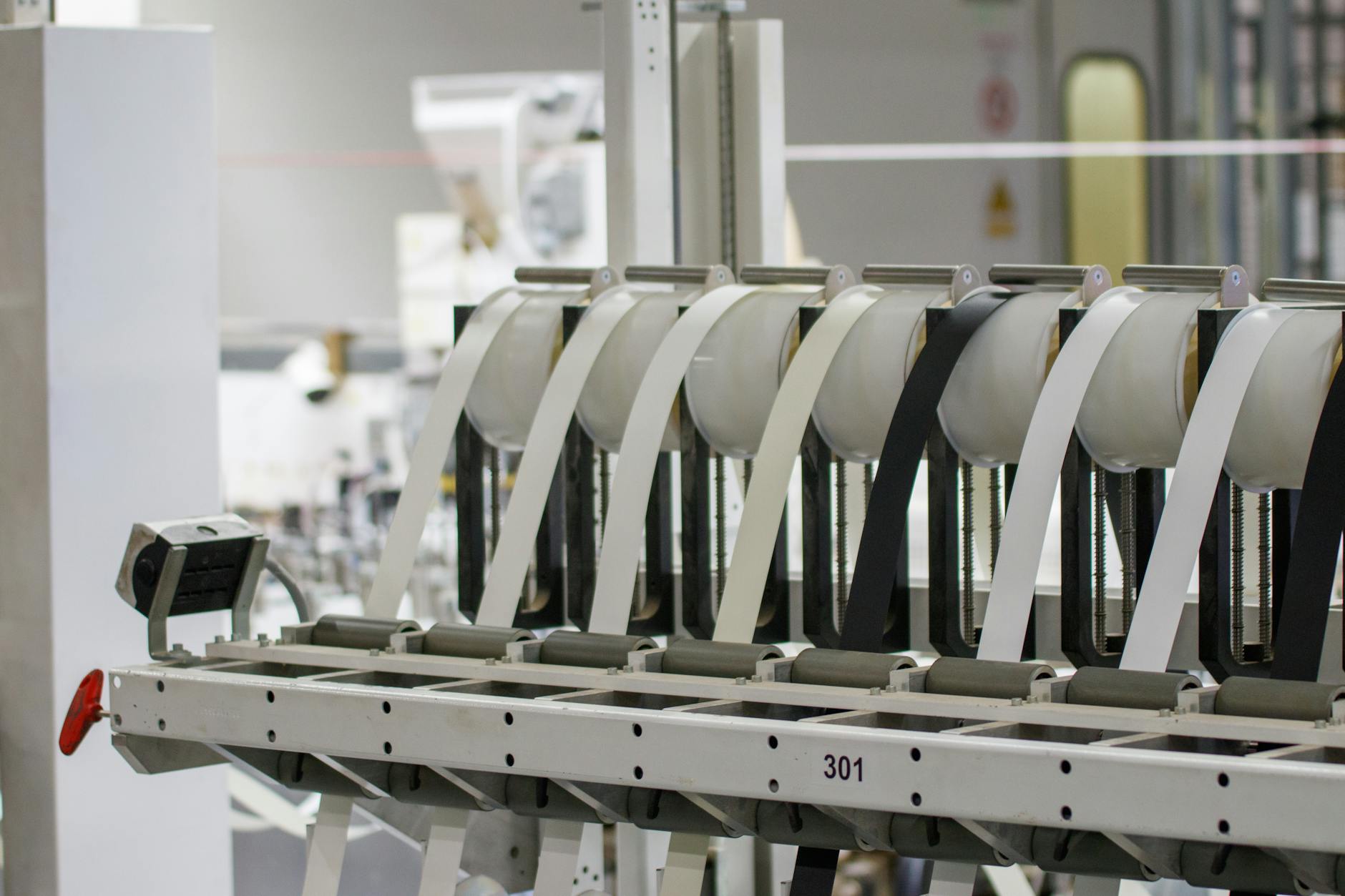 Volume-Based Pricing: Simplicity and Efficiency